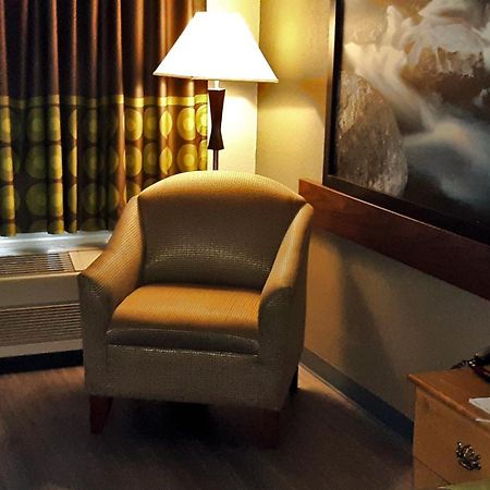 スーパー 8 バイ ウインダム チスウェル マックス メドウズ エリア Max Meadows 部屋 写真